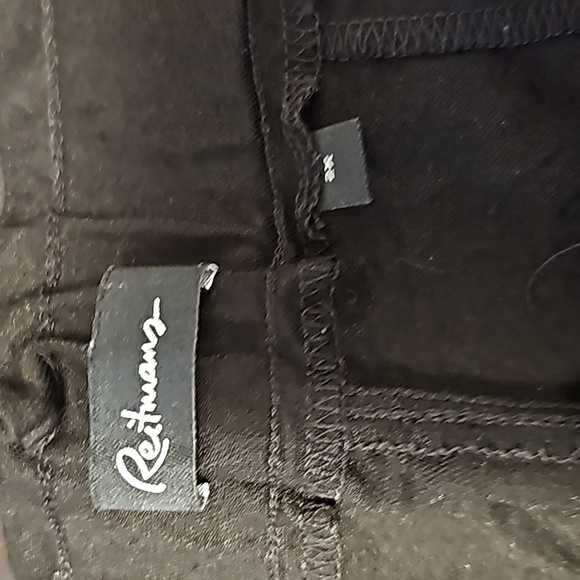 REITMANS Front Tie Detail Short - Picture 3 of 7